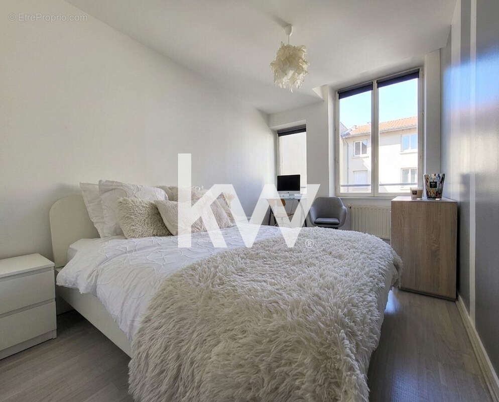Appartement 97 m² à Saint-Etienne  - photo 5