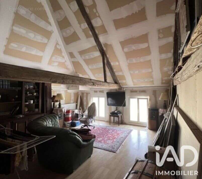 Maison 247 m² à Saint-Phal  - photo 8
