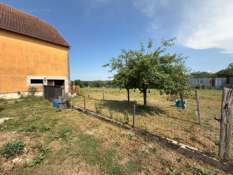 VAUCONCOURT NERVEZAIN (70) -  Propriété à vendre 6 pièces - 4 chambres - photo 11