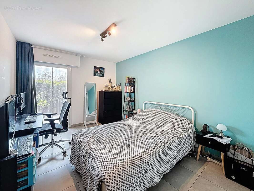 Appartement à SAINT-LAURENT-DU-VAR