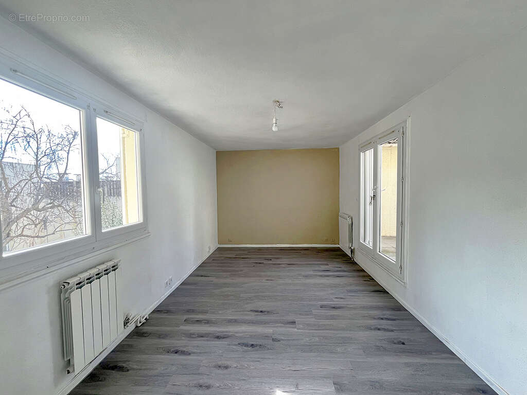 Appartement 51 m² à Vitrolles  - photo 4
