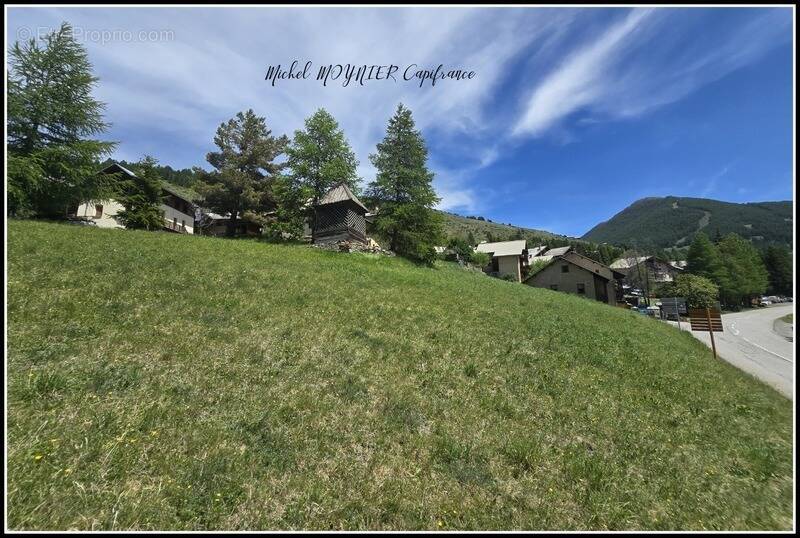 Terrain à MOLINES-EN-QUEYRAS