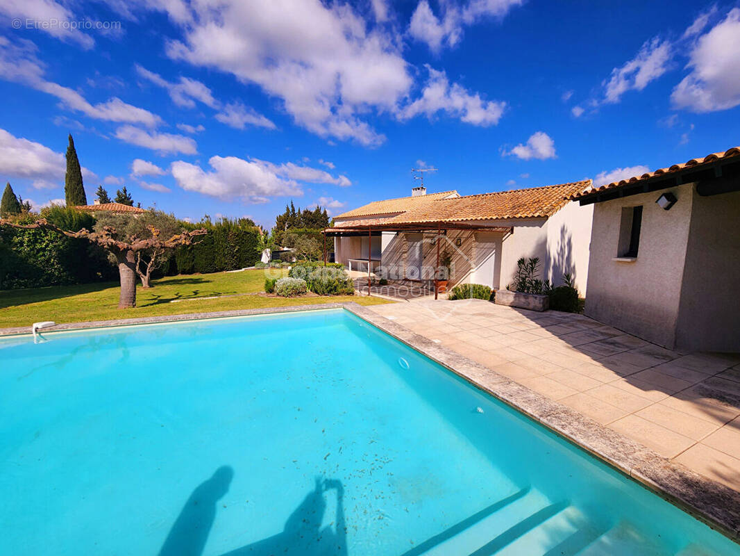 Maison à FONTVIEILLE