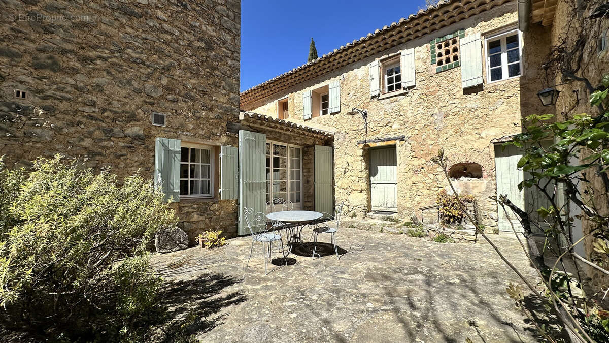 Maison à SUZETTE