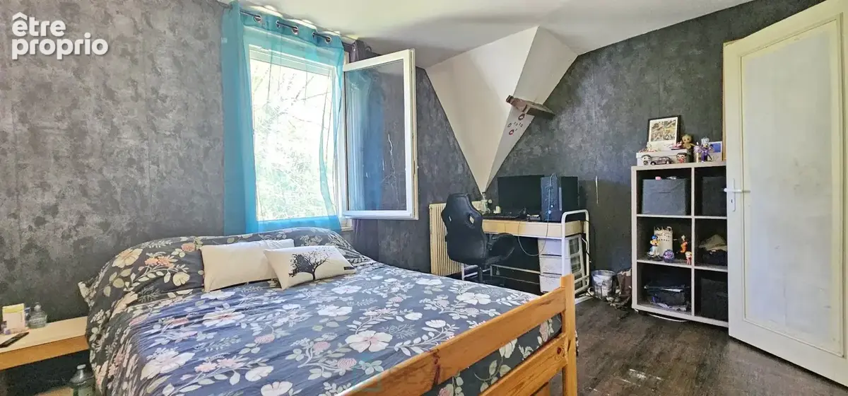 Maison de village  180 m² habitables  Terrain d'environ 1 400 m² - photo 11