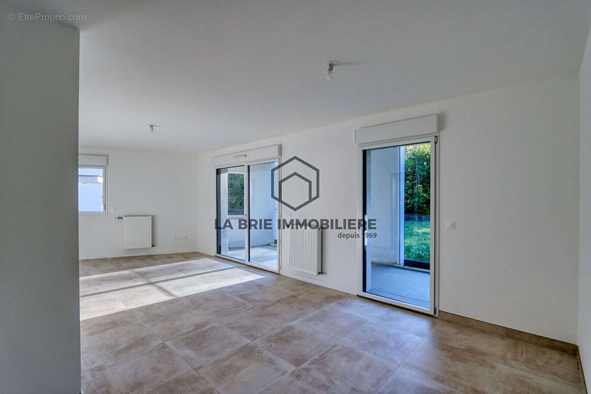 Appartement à RUBELLES