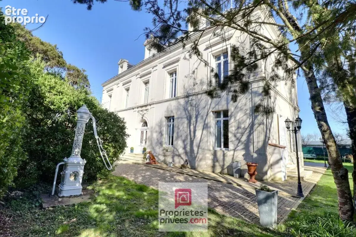 Maison bourgeoise de 380 m2 sur 3 niveaux avec de nombreuses possibilités - photo 3