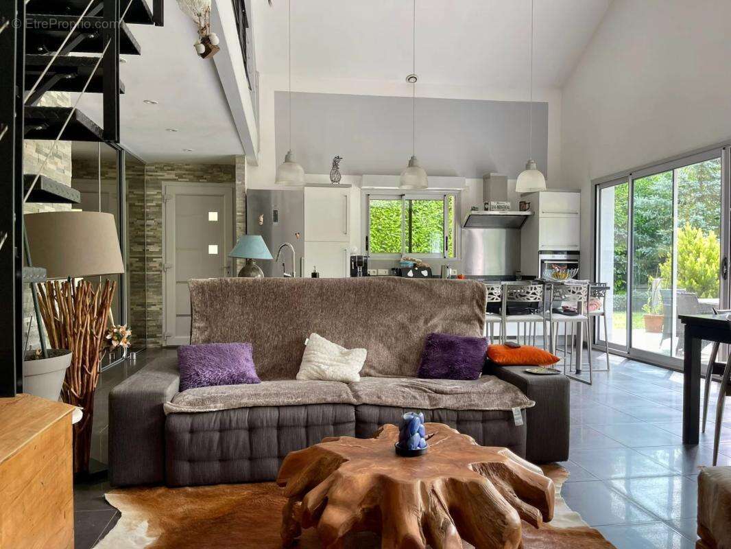 Maison à CHINDRIEUX