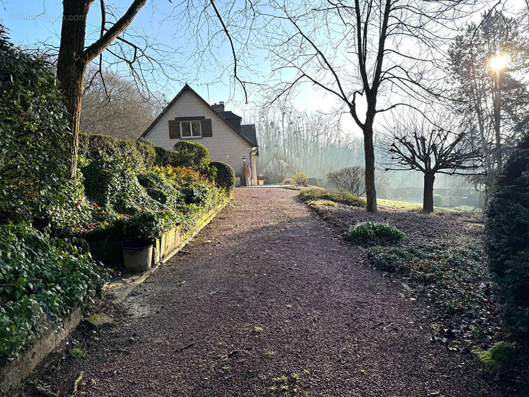 Maison à AUMONT-EN-HALATTE