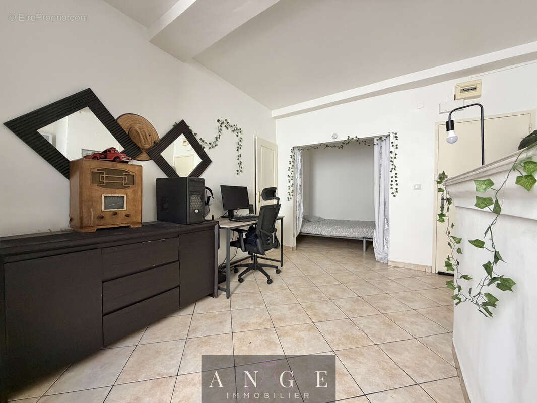 Appartement à SOLLIES-TOUCAS