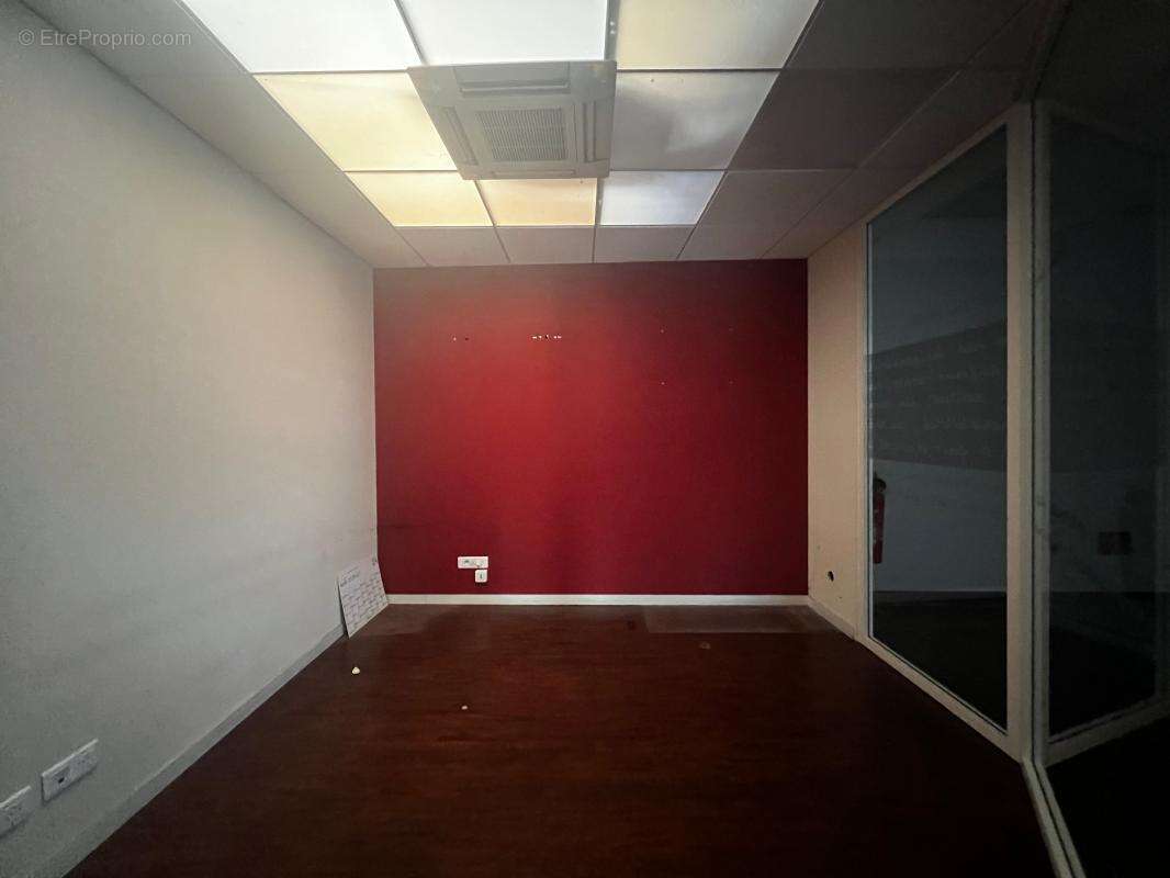 BUREAUX 266 M2 Plain pied et R+ 1 - photo 12