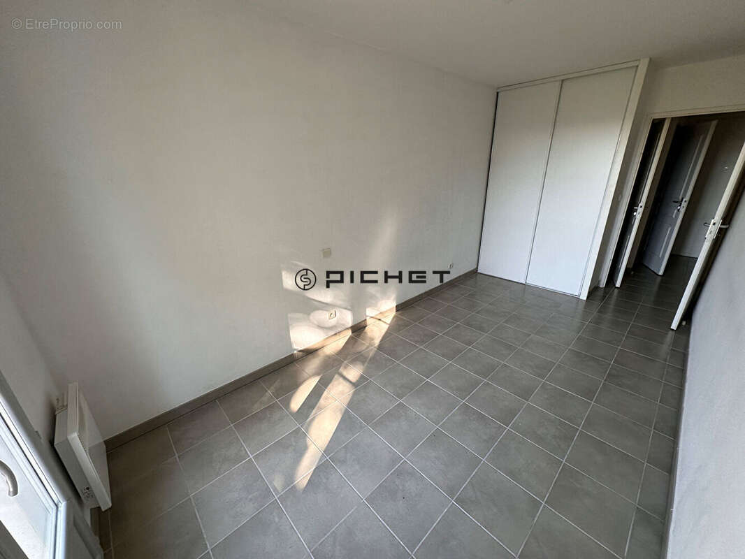 Appartement avec terrasse et parking en sous sol - photo 5