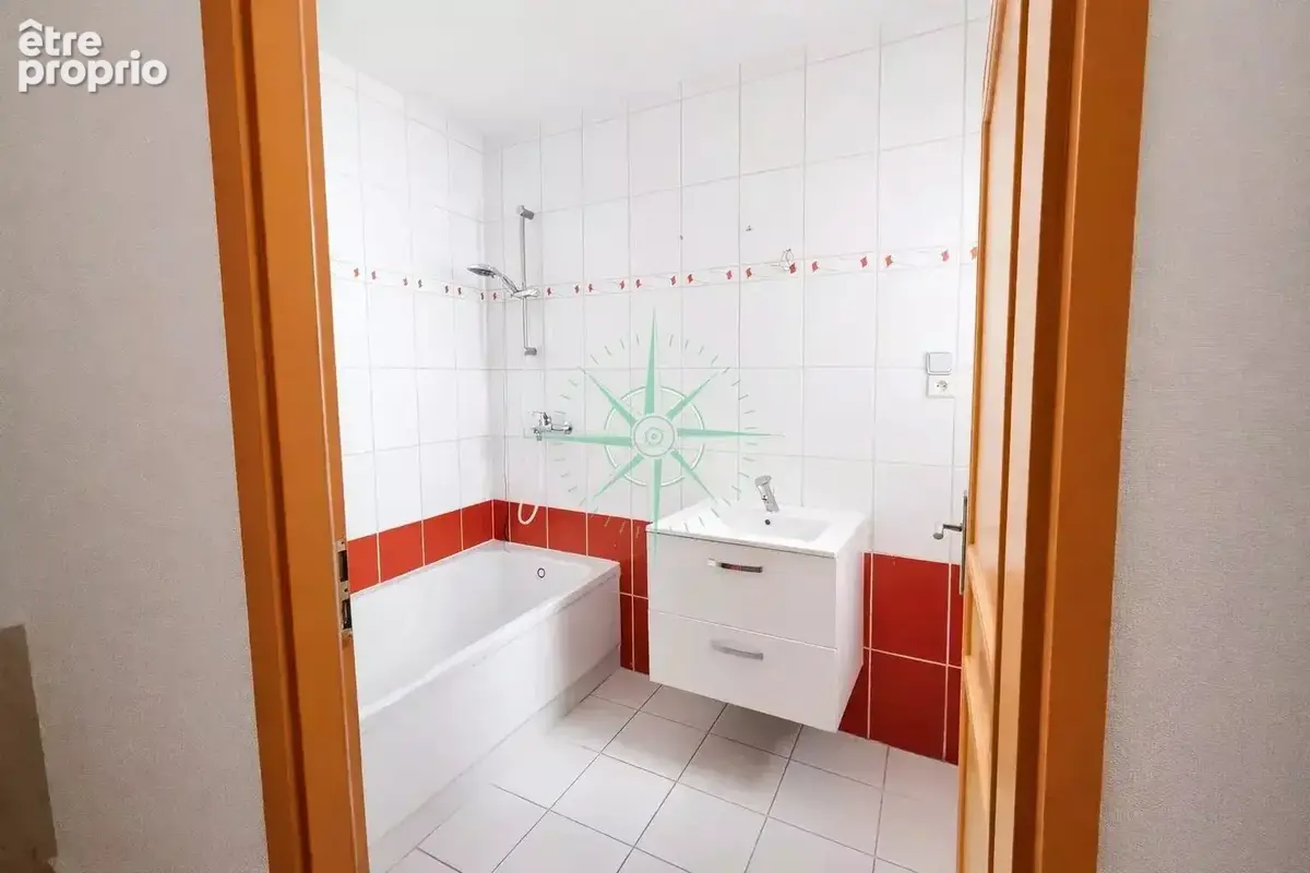 À VENDRE - Appartement 4 pièces  85 m2  Terrasse 24m2  parking et cave - photo 14