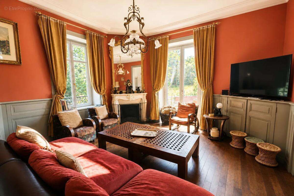Maison de 7 pièces de 222 m² à Flavignac - photo 3