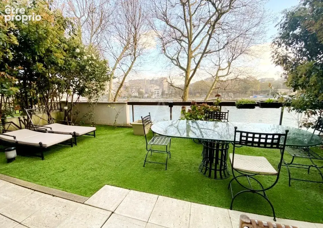 Neuilly sur seine - duplex d'exception avec terrasse et parking (4/5 chambres) - photo 2