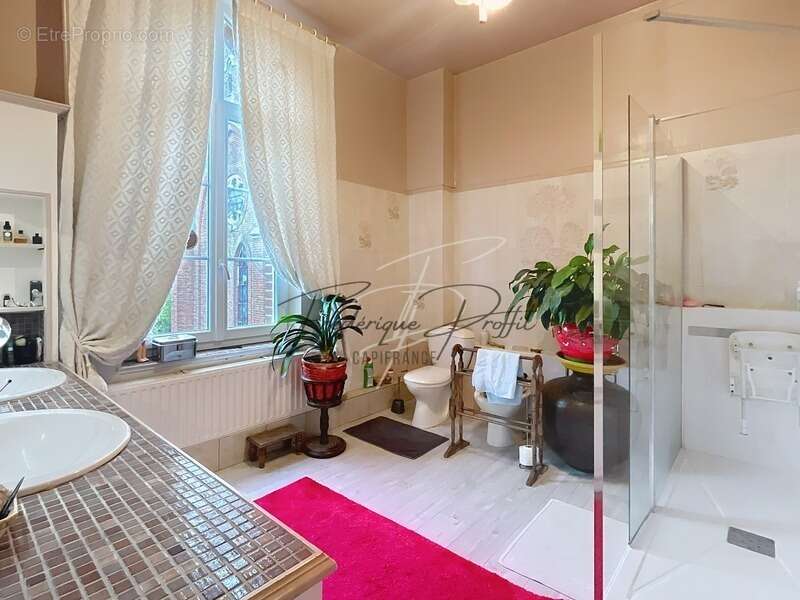 Maison à SAINT-REMY-EN-L&#039;EAU