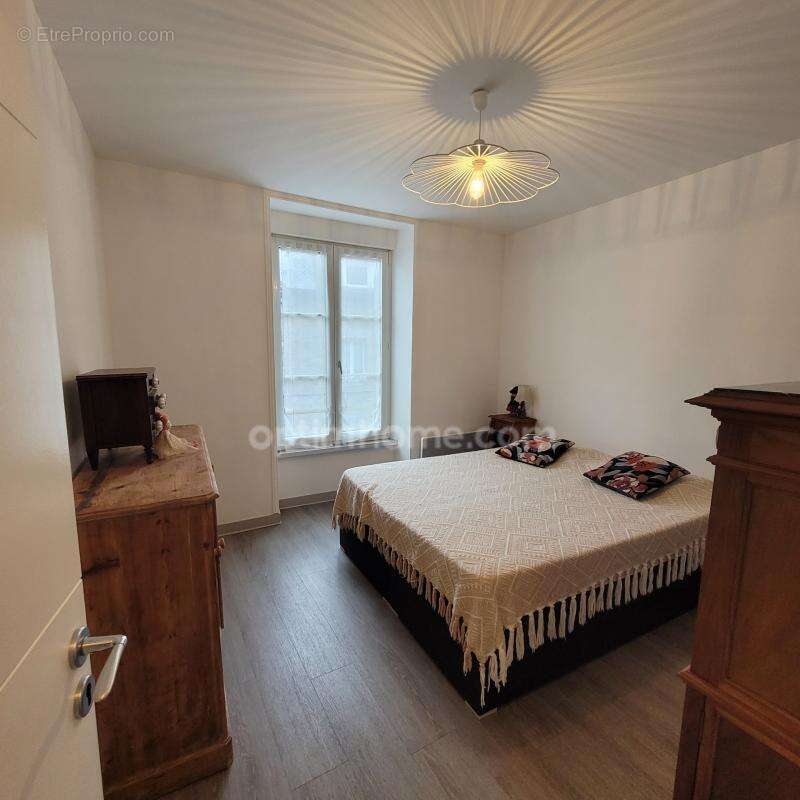 DINAN (22) plein centre ville - Appartement T3 de 52.25 m² avec 2 Chambres - 2ème étage sans ascenceur - photo 6