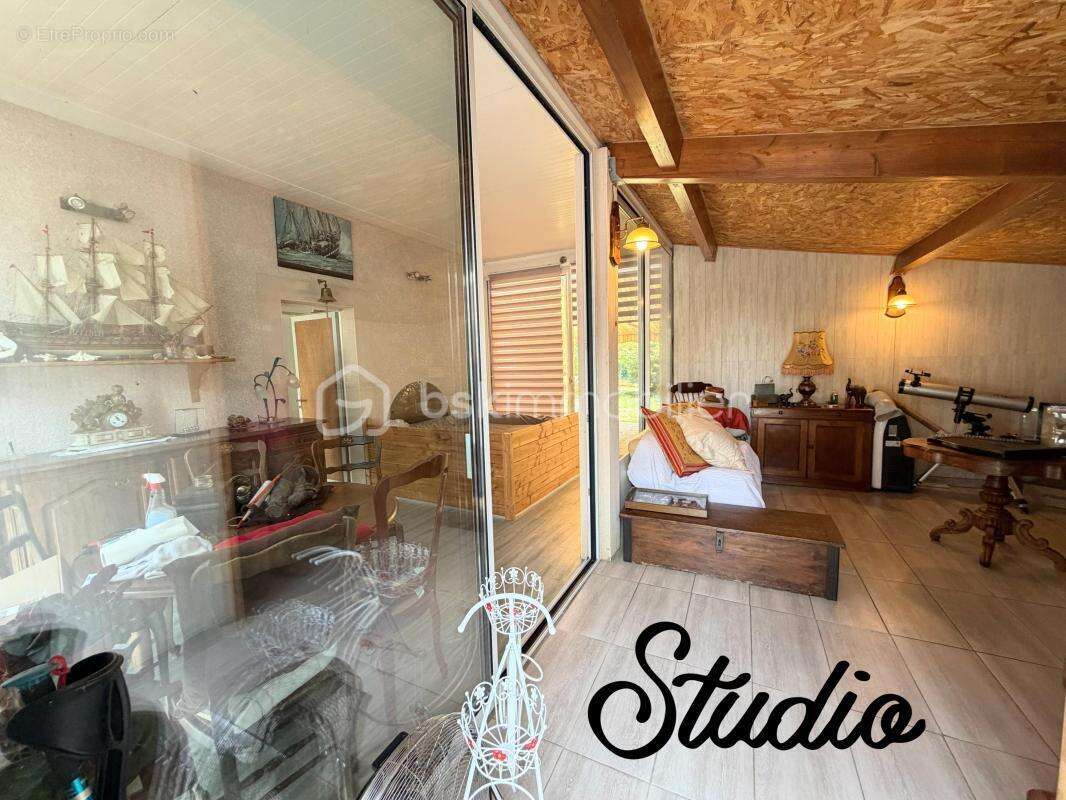 Propriété avec maison de plain-pied et son studio et son beau terrain de 3333 mètres avec piscine de 9X4 à l'abri des regards - photo 23