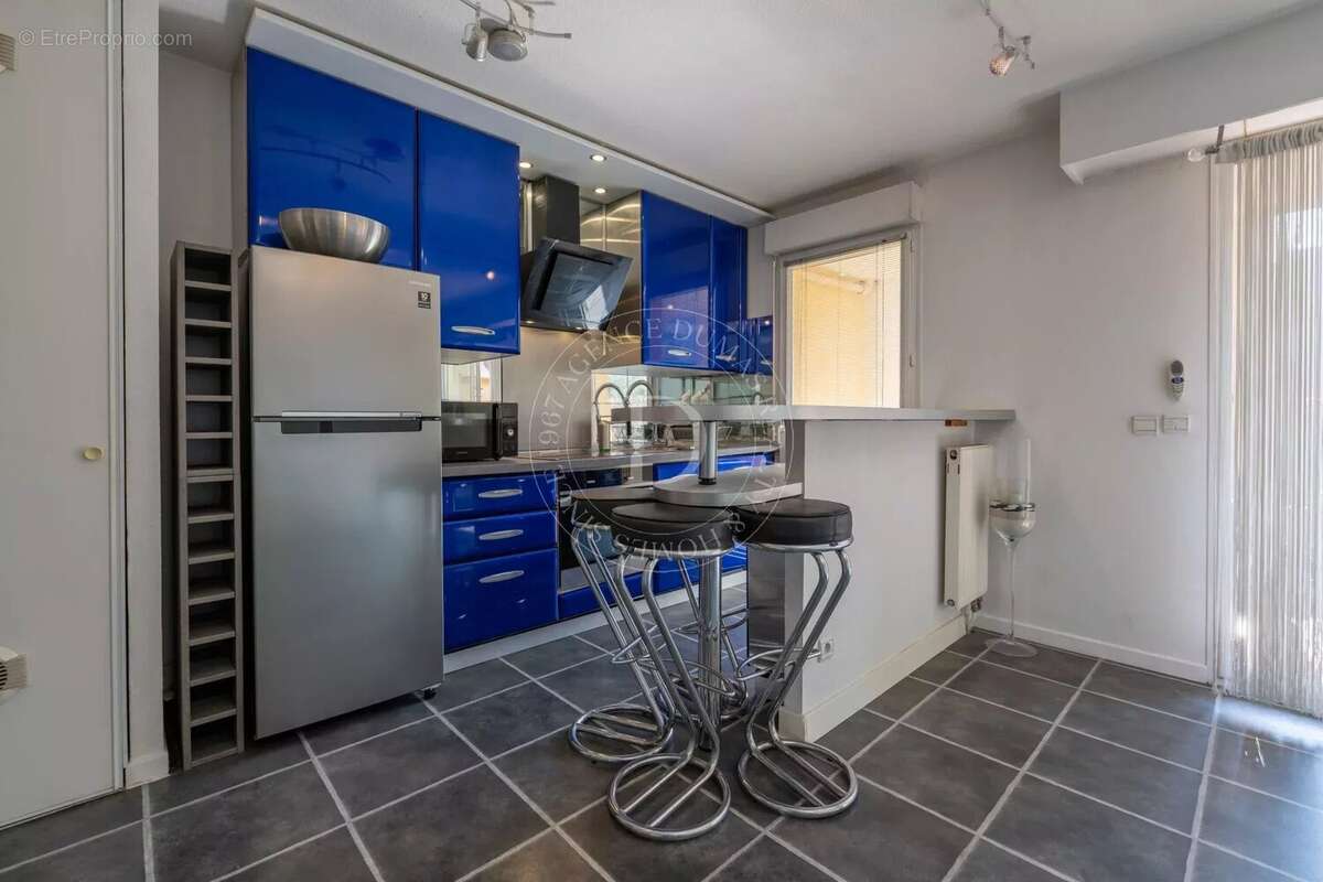 Appartement à EZE