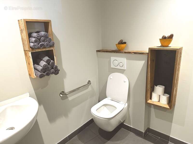 Commerce à HAUTELUCE