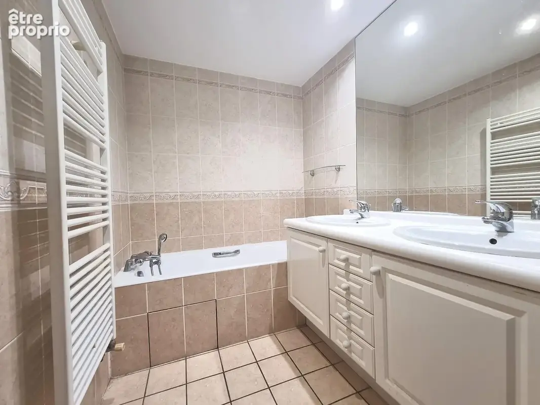 Appartement 120 m² à Sainte-Foy-Les-Lyon  - photo 8