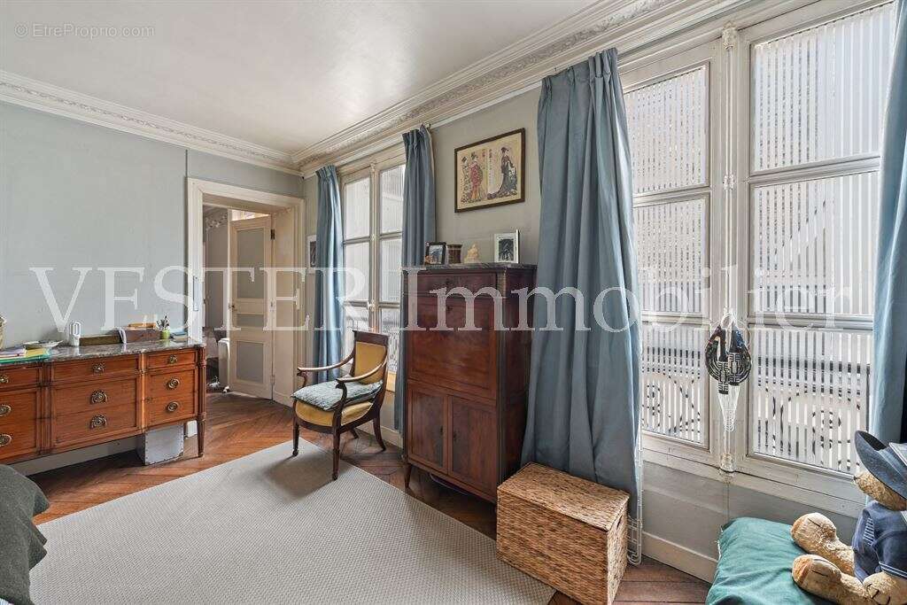 Appartement à PARIS-7E