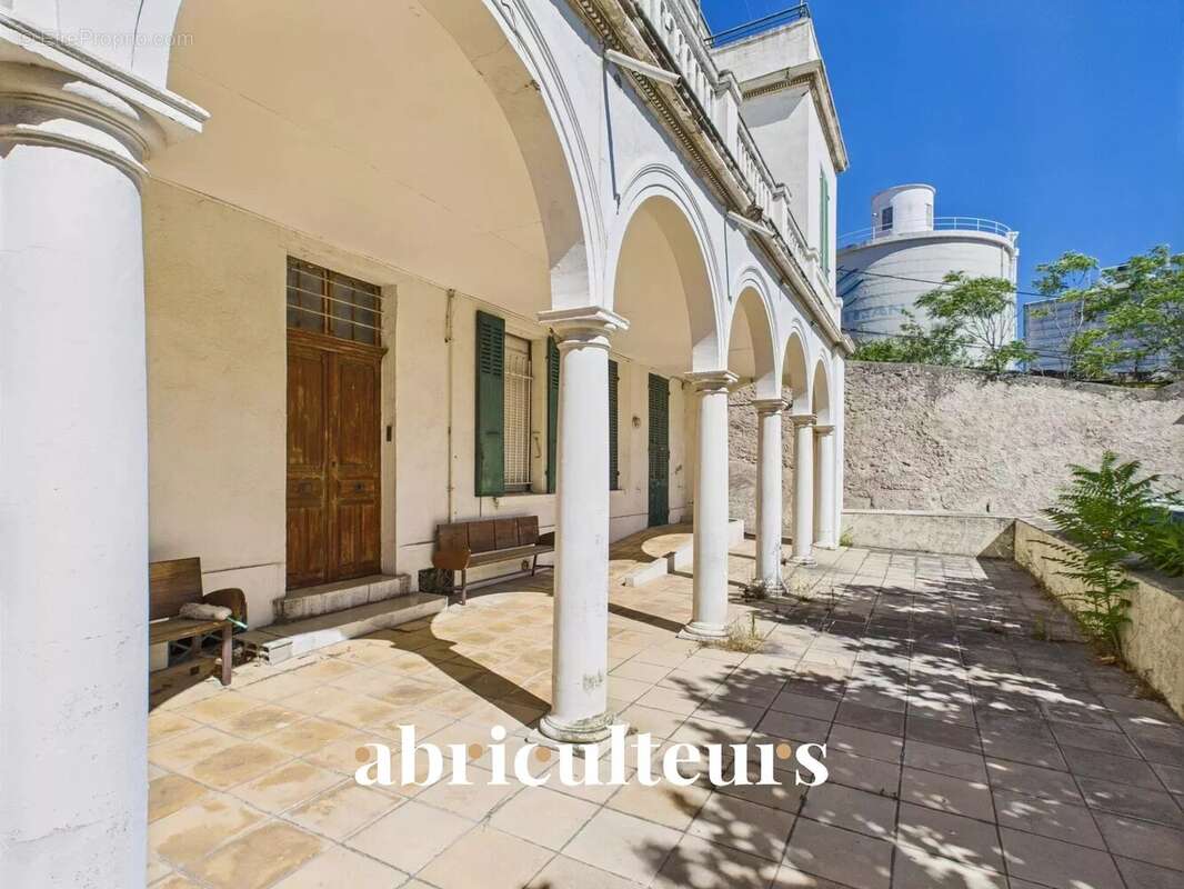 Commerce à MARSEILLE-15E