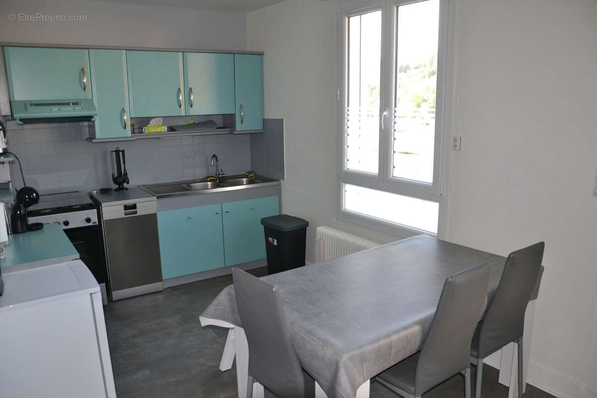 Belle maison rénovée de 136 m2 au calme et divisée en 3 appartements - photo 19
