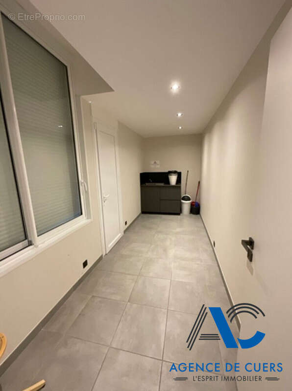 Commerce à CARQUEIRANNE