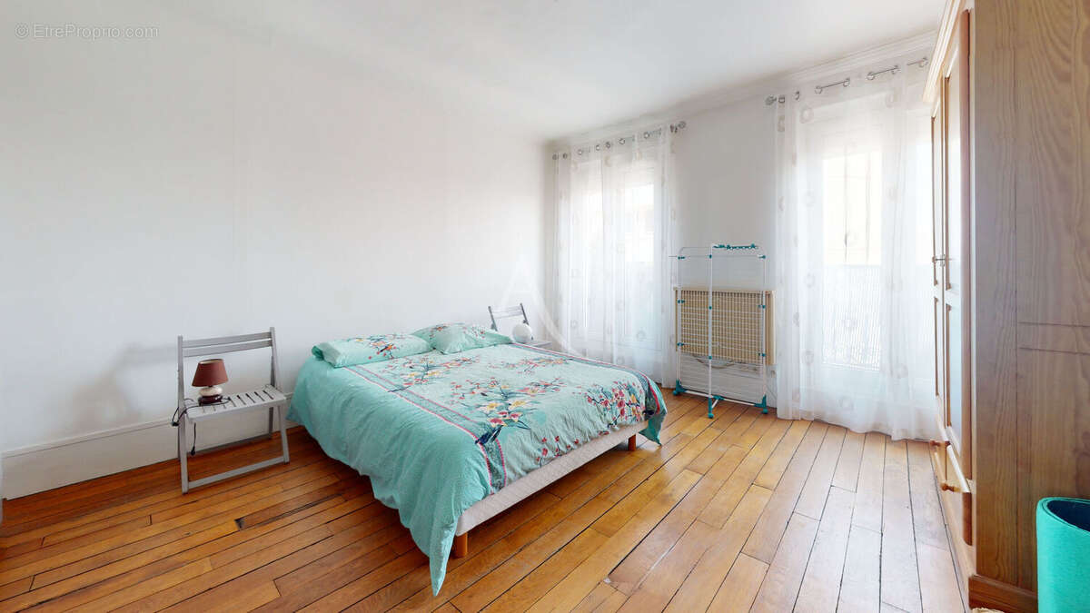 Appartement à CHARENTON-LE-PONT