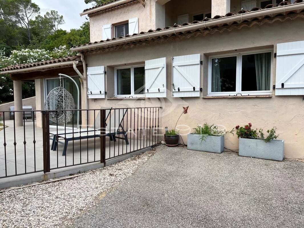 LE ROURET Proches commodités - photo 2