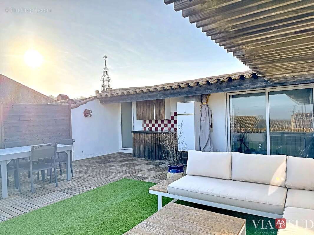 LA PALME  Maison 225 m² + rooftop vue mer + T2 loué + garage - photo 3