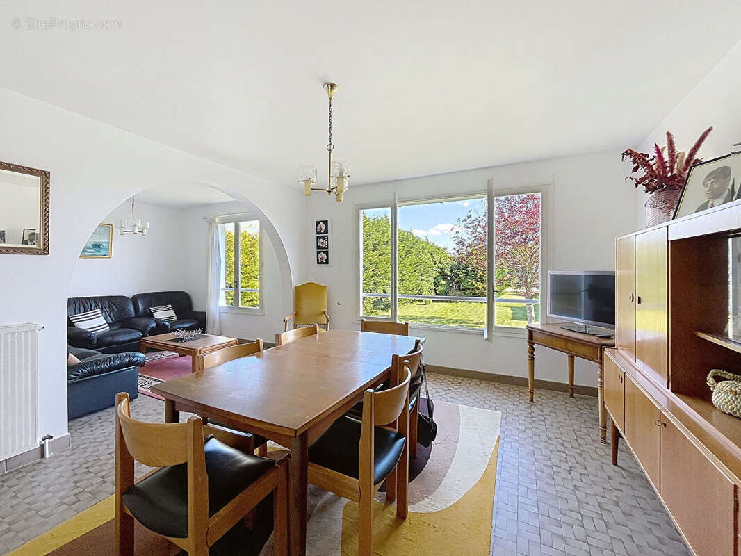Maison 3 chambres avec sous-sol complet, grand terrain ? Baie du Mont-Saint-Michel - photo 2