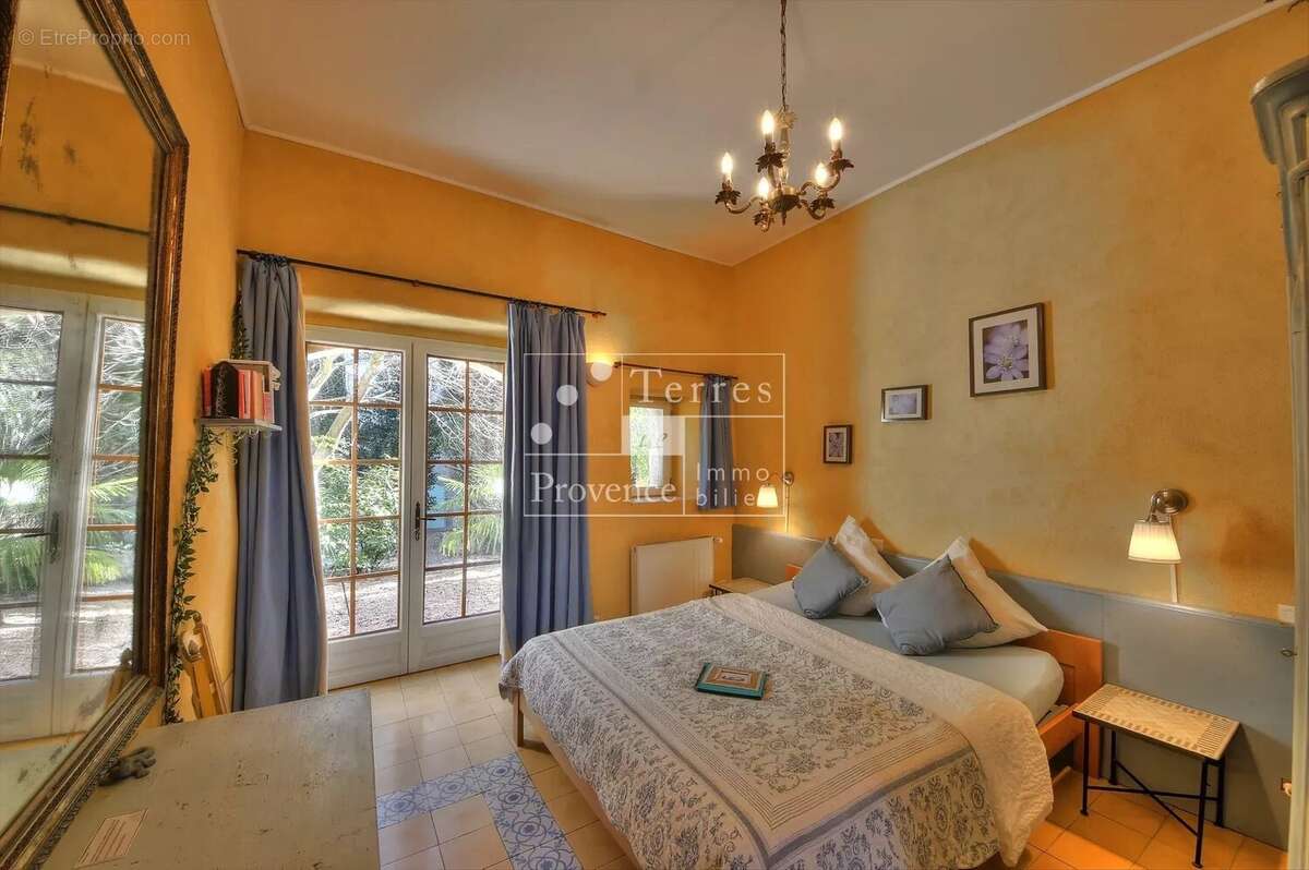 Maison à SAINT-LAURENT-DU-VERDON