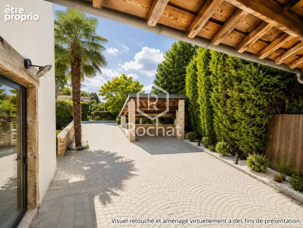 Maison - 297 m2 - 9 pièces - photo 2
