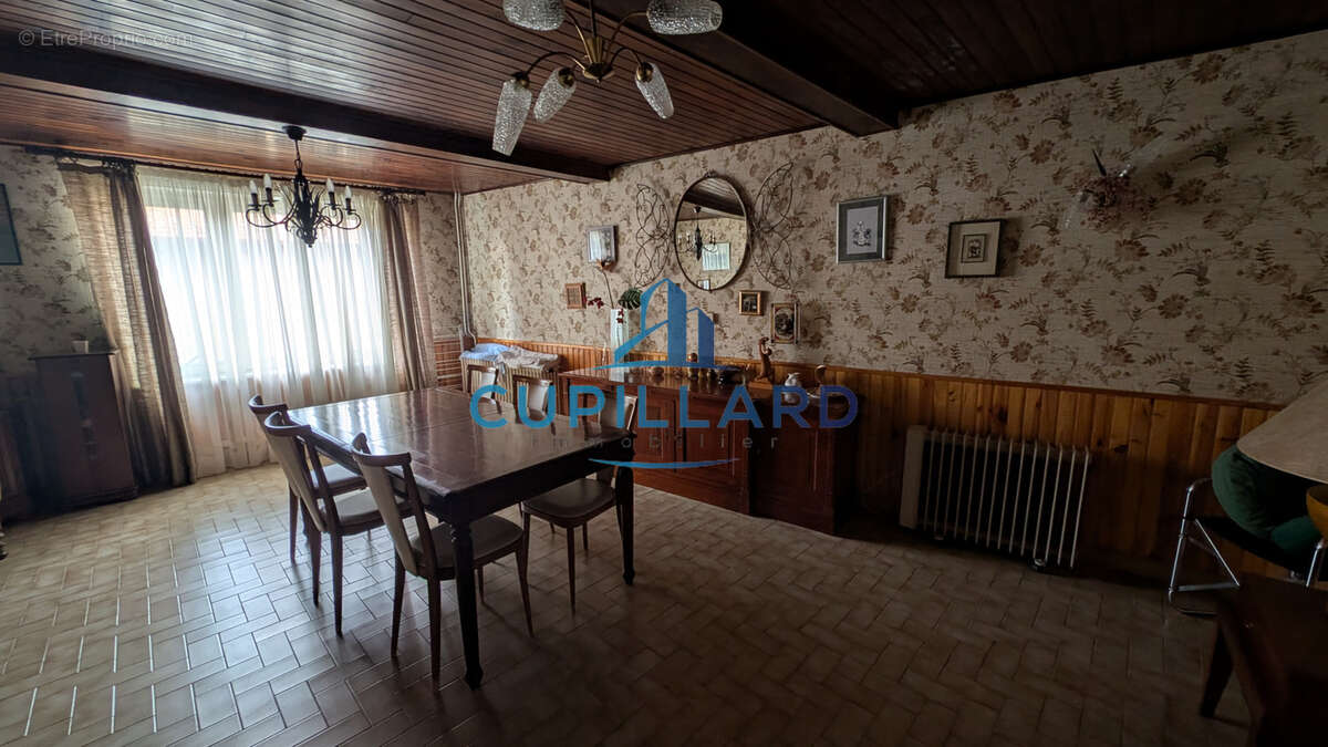 Maison à VENDRANGES