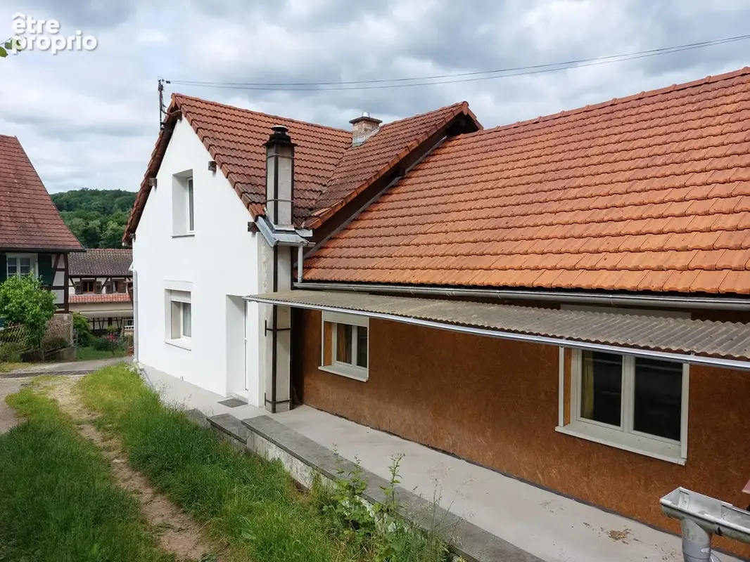 Weiler, ensemble immobilier niché dans un cadre verdoyant, à proximité de la forêt. - photo 2