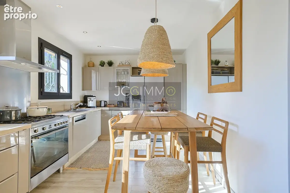 Carqueirane - villa t6 183 m2 vue mer dominante et panoramique avec studio - photo 9