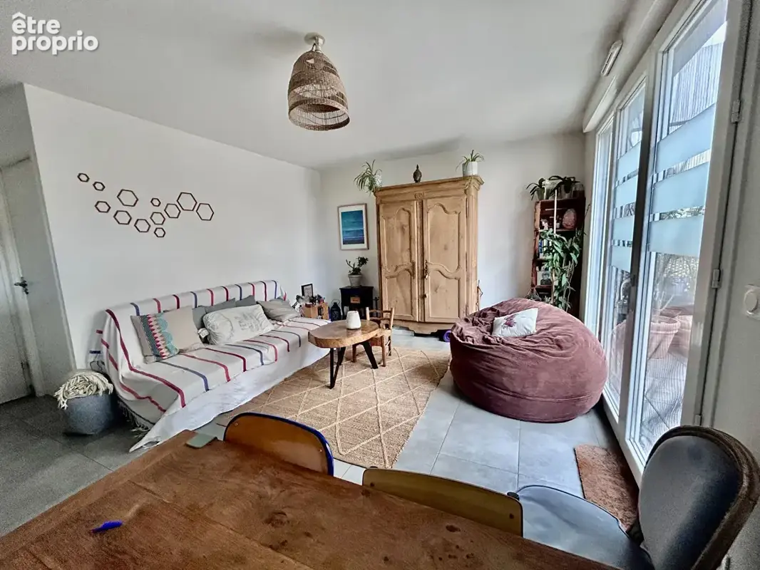 Appartement T2 récent avec terrasse - photo 3