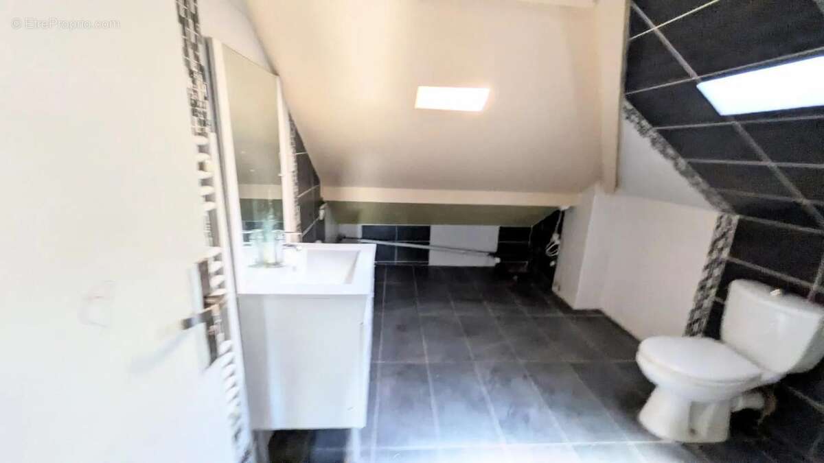Maison de 9 pièces de 200 m² situé à Le Blanc-Mesnil - photo 6