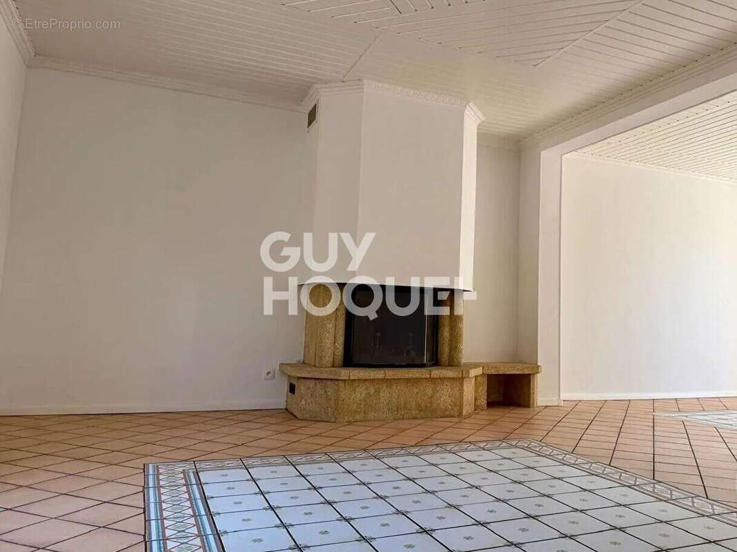 Maison à vendre à Marcilly-sur-Eure (27810)  128 m²  5 chambres  Terrain 1 000 m² - photo 4