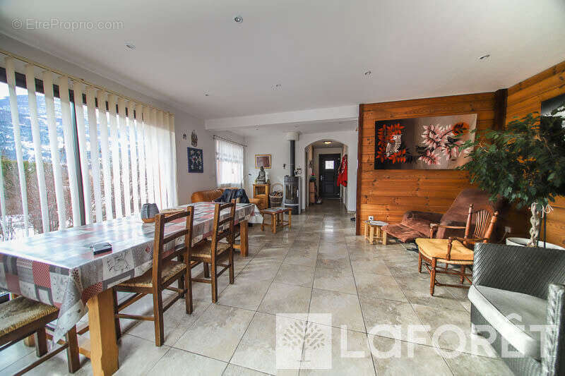 Maison à SAINT-CREPIN