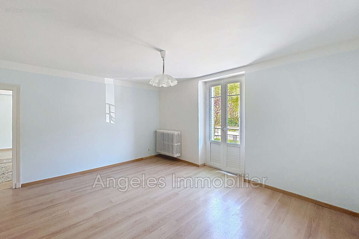 Appartement à PLOMBIERES-LES-BAINS