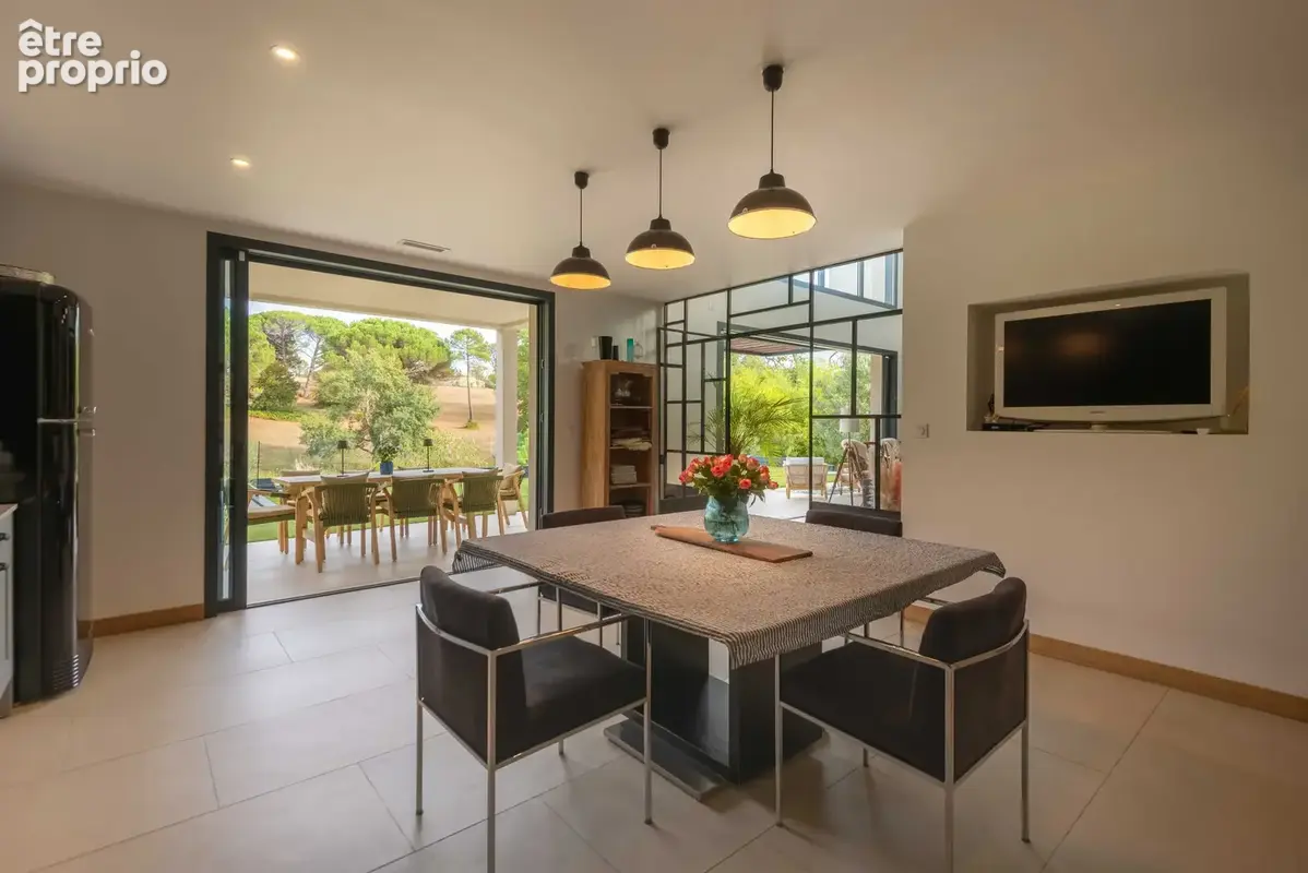 Villa de 216 m2 - 4 chambres - vue remarquable - photo 6
