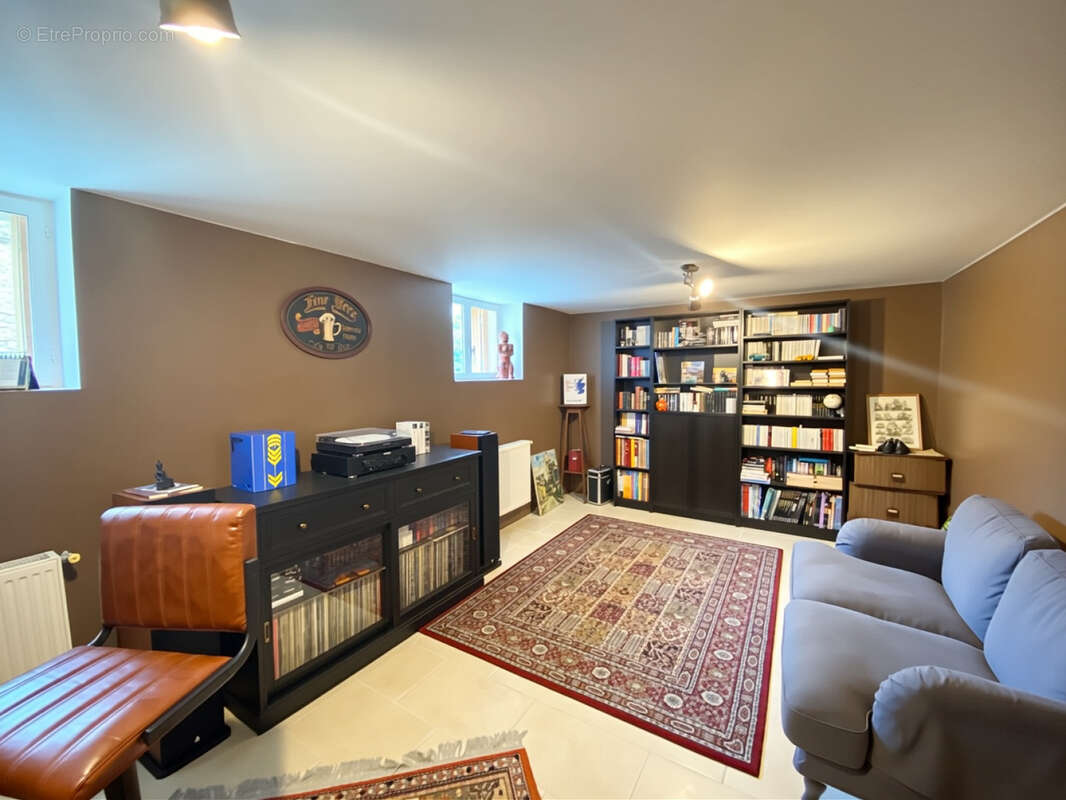 Maison à SAINT-YRIEIX-SUR-CHARENTE