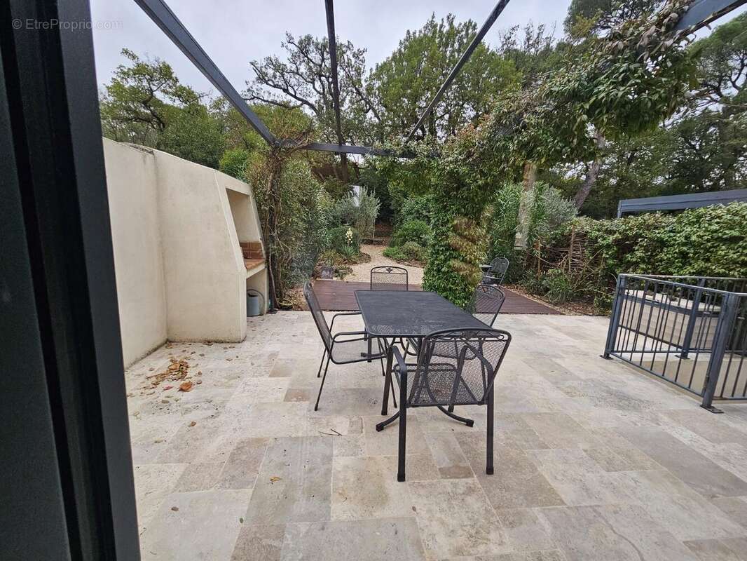 Maison à LEZIGNAN-LA-CEBE