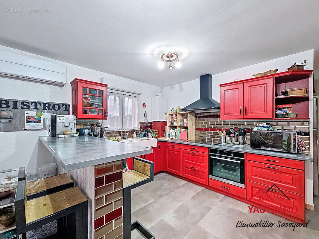 Appartement à BONNE