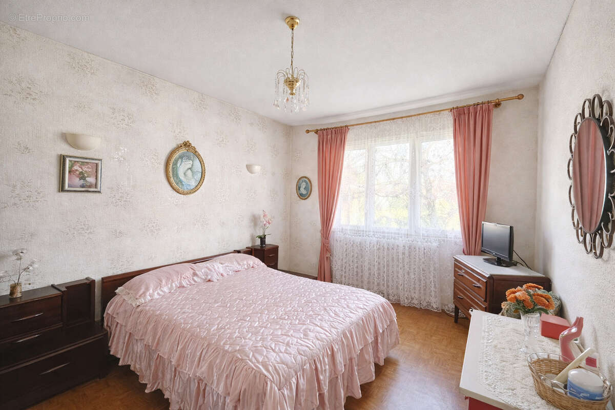 Maison à OZOIR-LA-FERRIERE