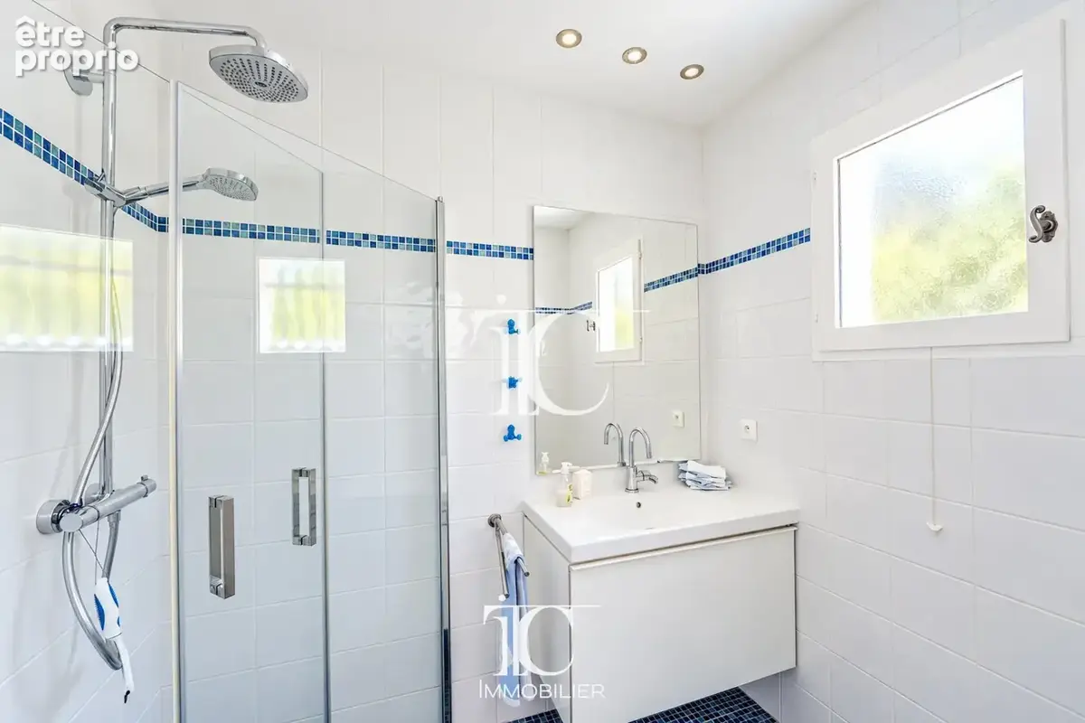 Les vans - villa de plain pied 146m²,secteur calme et verdoyant, 5825m² de terrain, piscine. - photo 18
