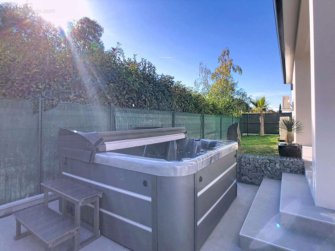 Maison à BUZET-SUR-TARN